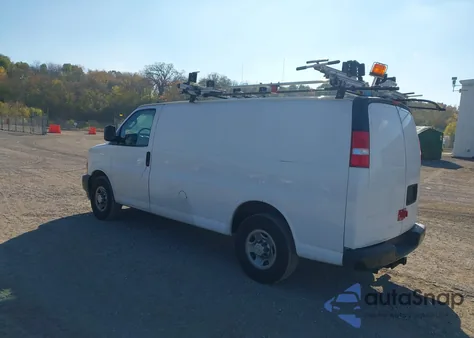 2018 Chevrolet Express 2500 Work Van from USA, damaged, VIN 1GCWGAFP0J1335951